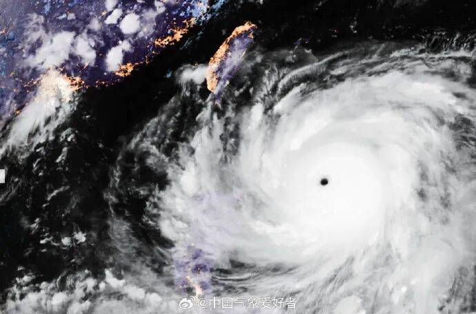 17级以上、风眼清晰！风王“桦加沙”正穿越巴士海峡！广东一地通告实行“五停”……