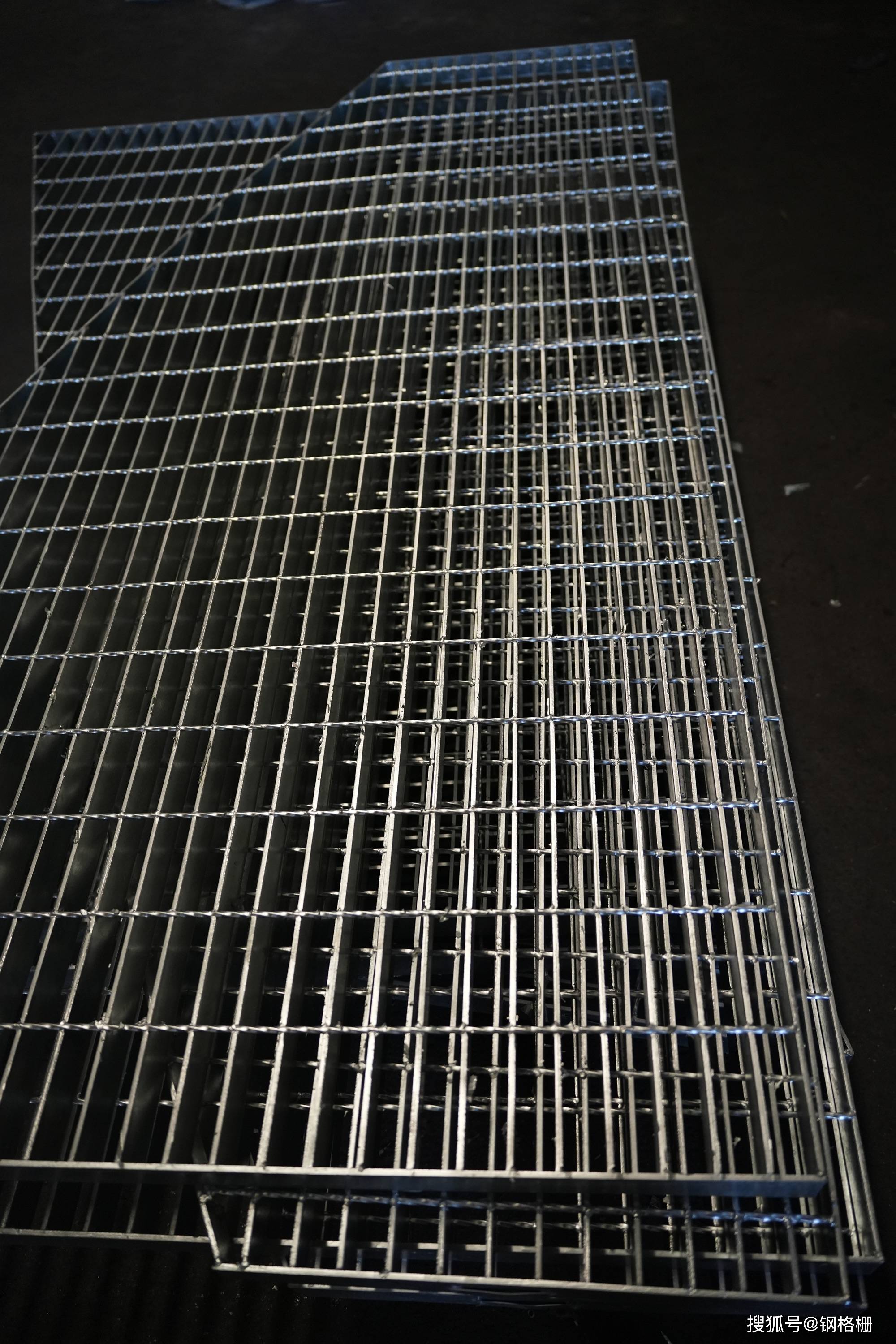 钢格板,优质钢格板与平台踏步板，实体厂家实力保障！