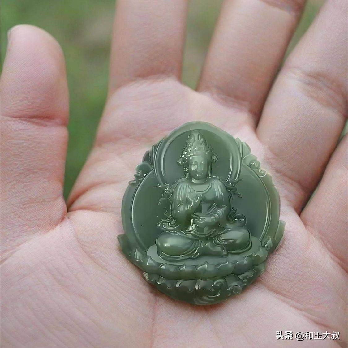 年入百万会讲故事，濒临破产只卖真货，和田玉行业劣币逐良币！